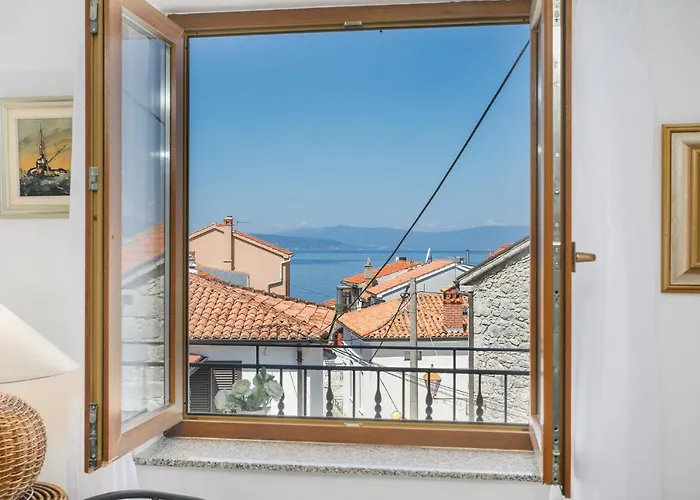 U Centru Blizu Plaze Apartman Njivice