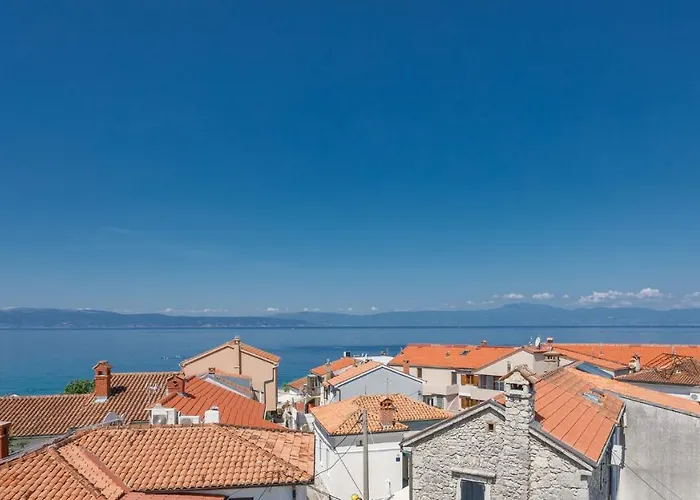 Apartamento U Centru Blizu Plaze Njivice